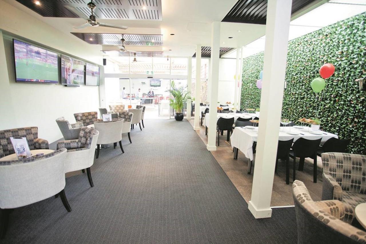 Panania Hotel Sydney Екстериор снимка